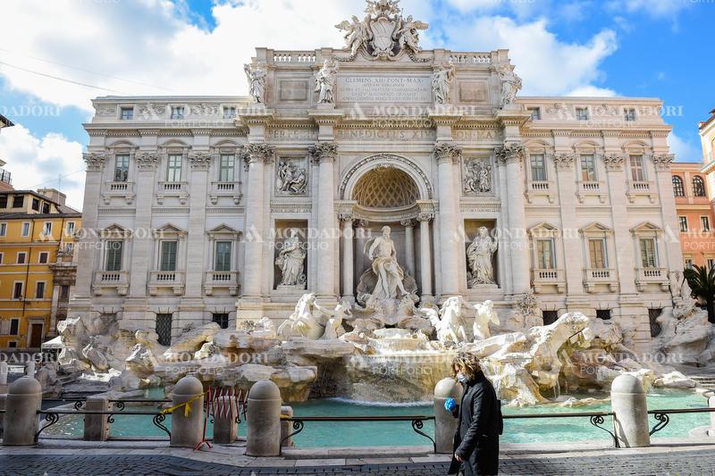 Fontana di Trevi empty and without turists due to the Coronavirus pandemic (Covid-19). Rome (Italy), April 30th 2020