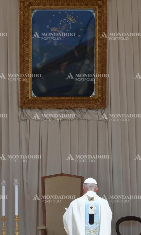  Pope Leo XIV celebrated the Holy Mass in Piazza Bartolo Longo